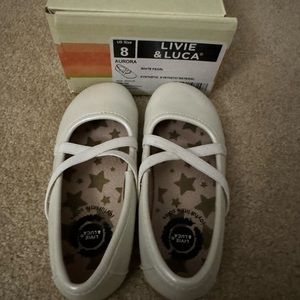 Livie and Luca size 8 white ballet flats. Great condition!